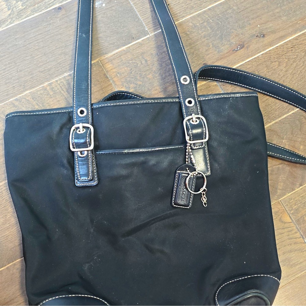 Coach Black Large Tote Shoulder Bag Zip Top, Inner Pockets, Silver Hardware